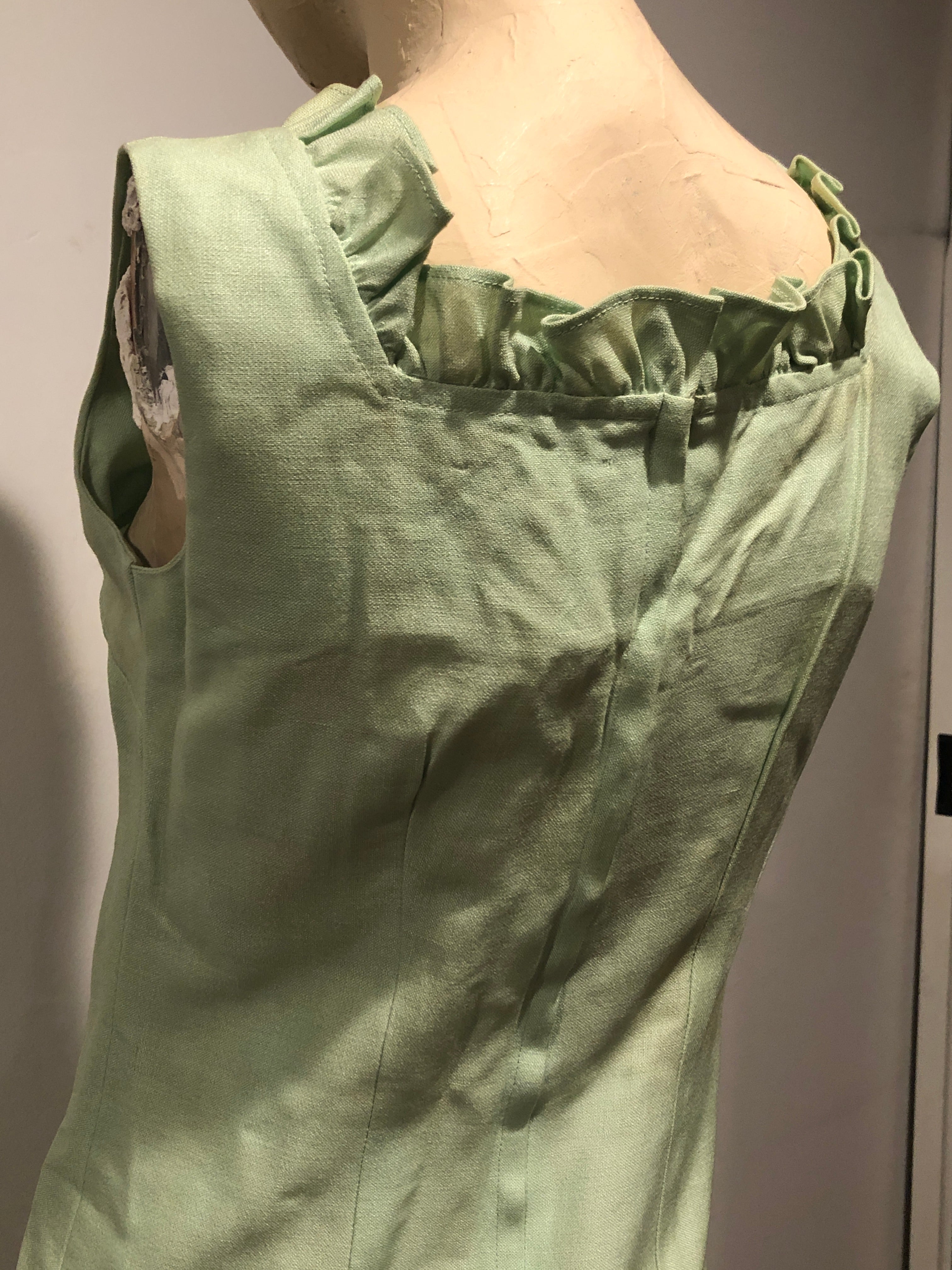 VTG 60s Ruffled Neck MOD Go-Go Sleeveless Shift Jumper Dress