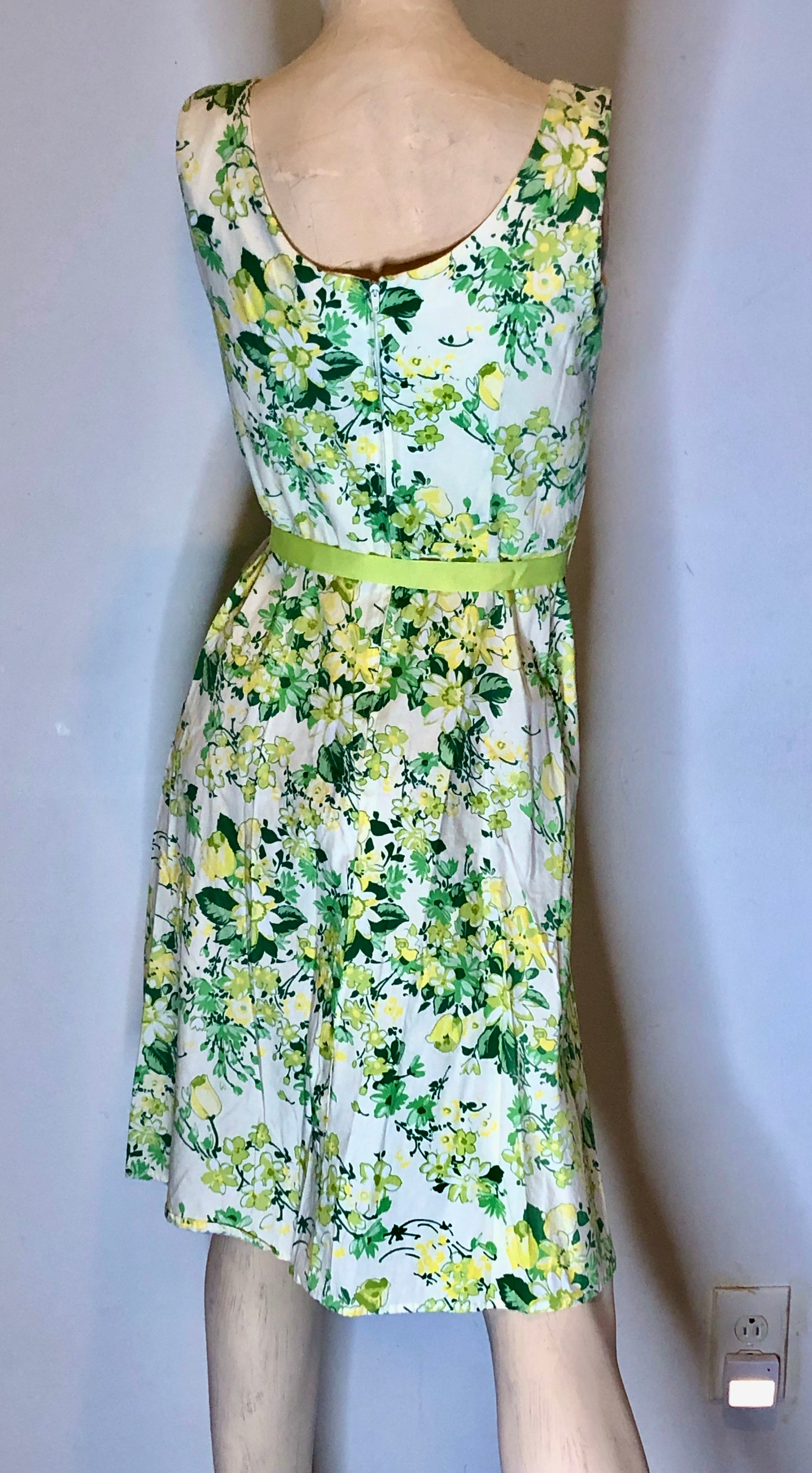 VTG Y2K Does 50s Green/White Floral Fit & Flare Feminine Summer Tank Dress Sz6