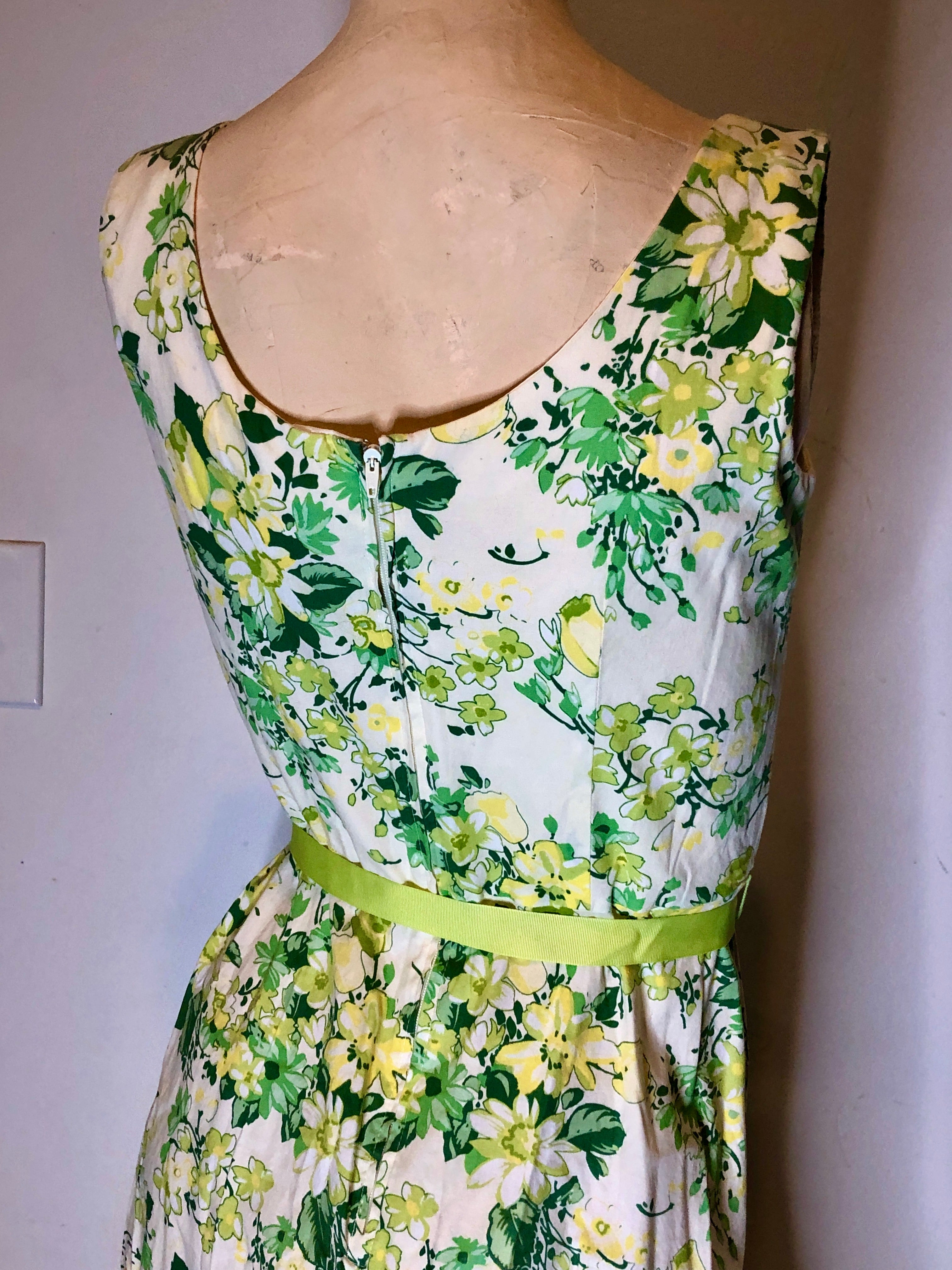 VTG Y2K Does 50s Green/White Floral Fit & Flare Feminine Summer Tank Dress Sz6