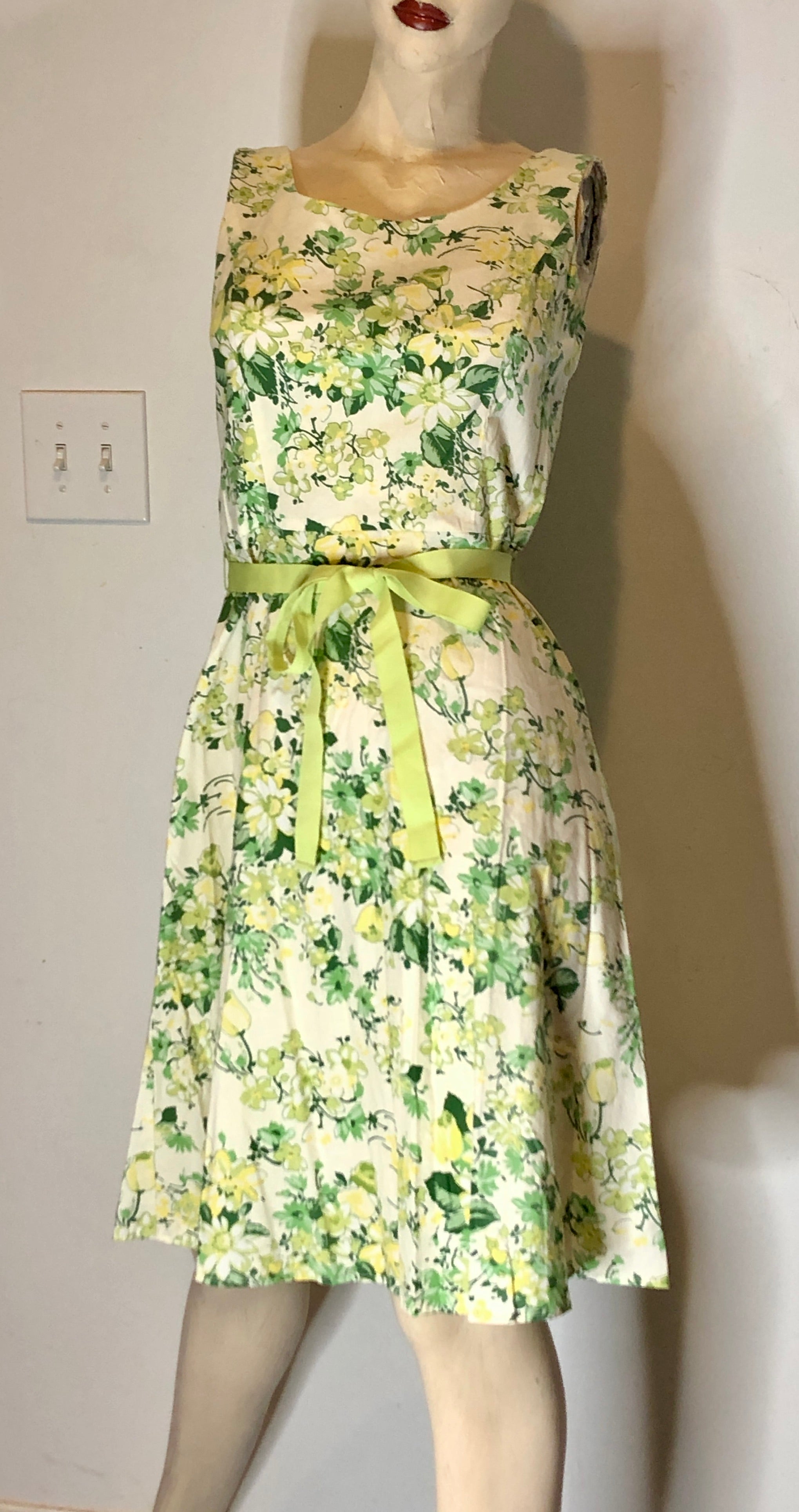 VTG Y2K Does 50s Green/White Floral Fit & Flare Feminine Summer Tank Dress Sz6