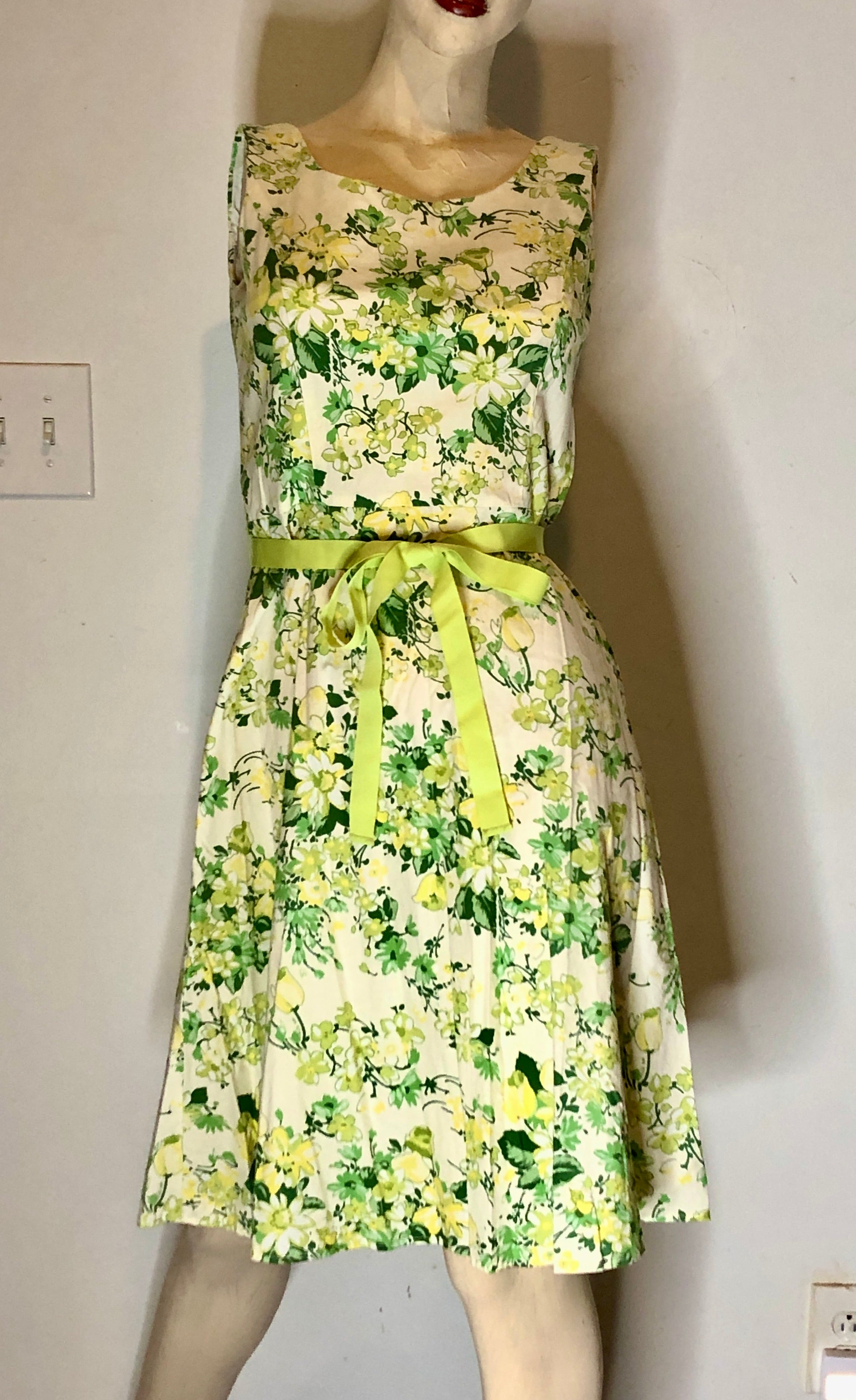 VTG Y2K Does 50s Green/White Floral Fit & Flare Feminine Summer Tank Dress Sz6