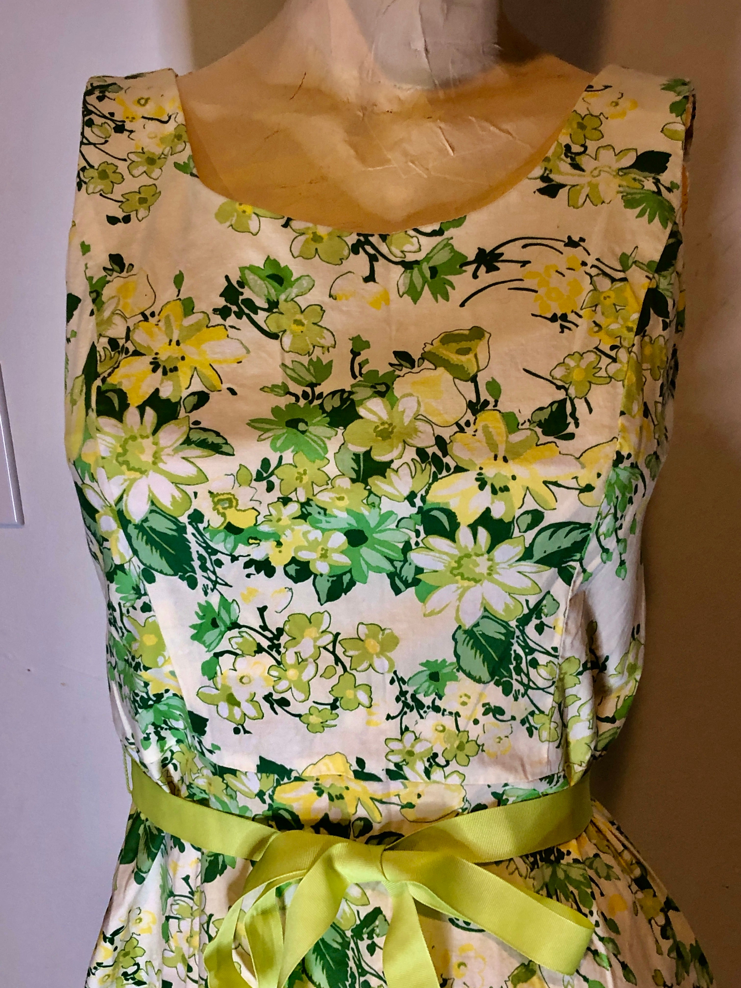 VTG Y2K Does 50s Green/White Floral Fit & Flare Feminine Summer Tank Dress Sz6